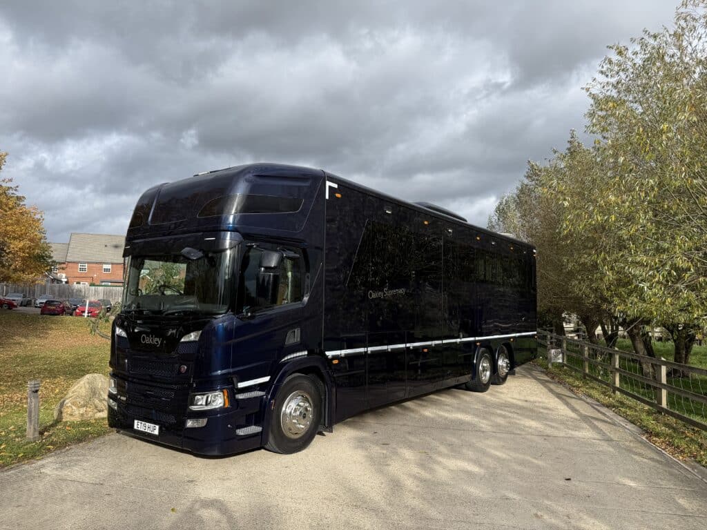 Oakley Supremacy 2019