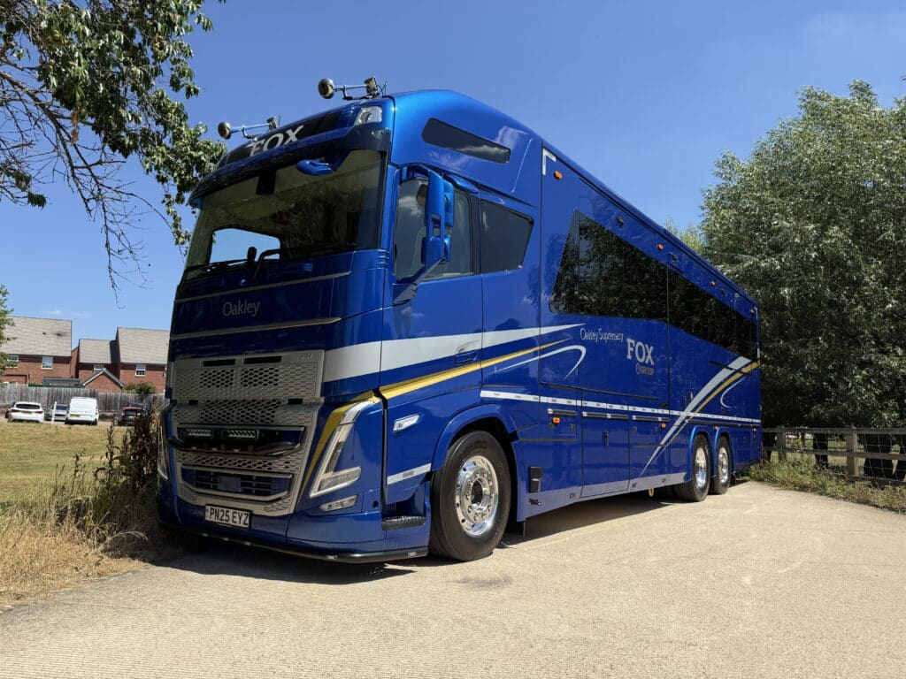 Oakley Supremacy 2025