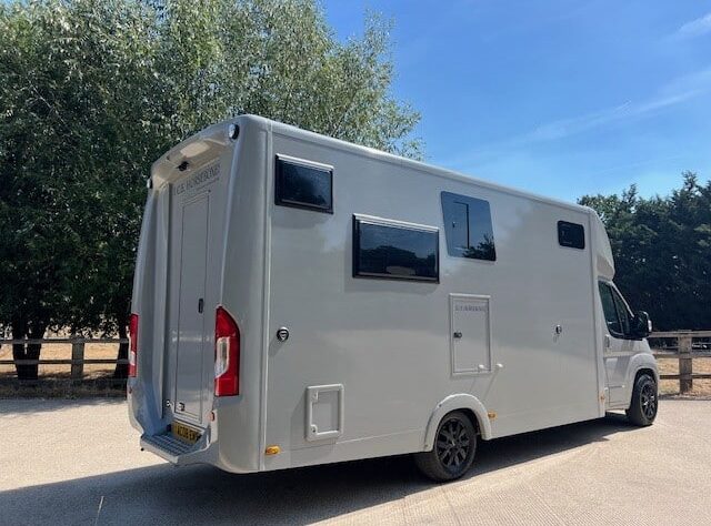Ext o-s rear